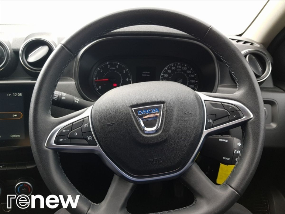 2022 Dacia Duster - image 14