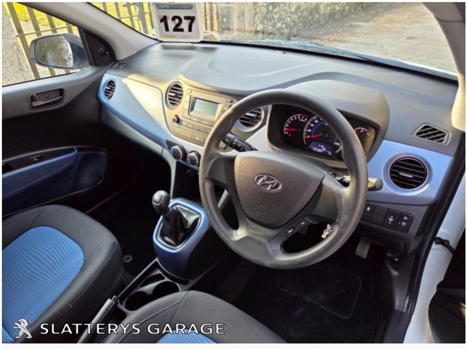 2018 Hyundai i10 - image 7