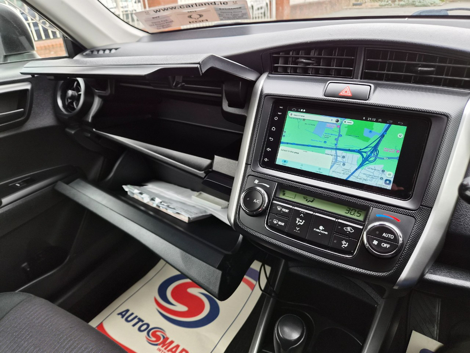 2017 Toyota Corolla - image 23