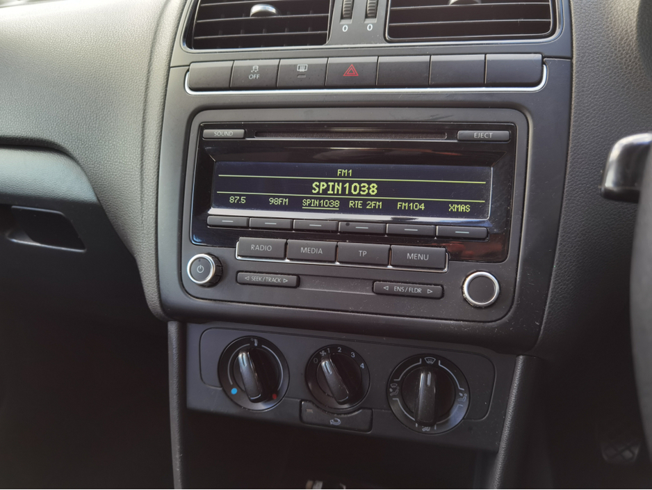 2013 Volkswagen Polo - image 15