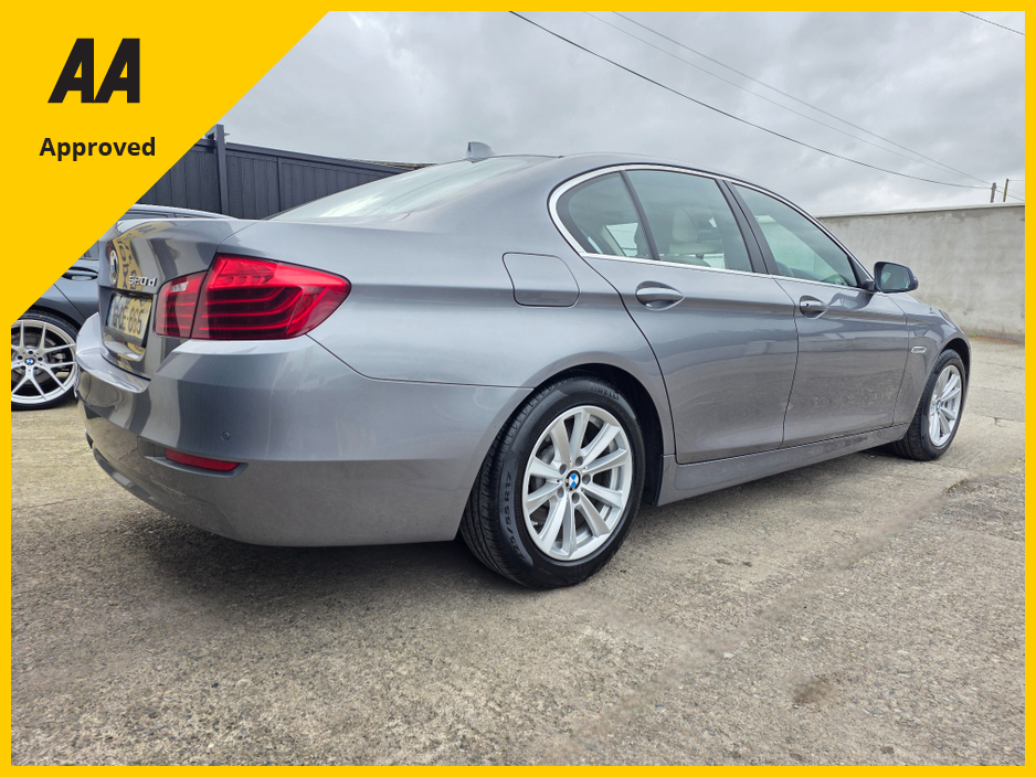 2016 BMW 5 Series - image 7