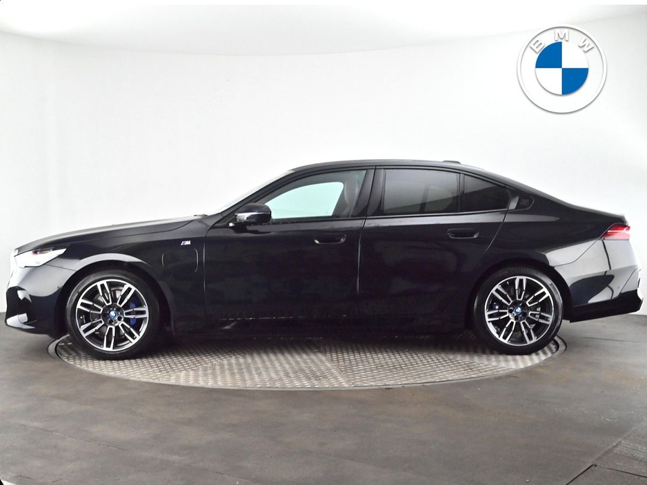 2025 BMW 5 Series - image 3