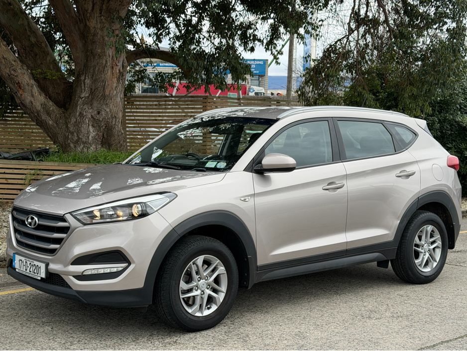 2017 Hyundai Tucson - image 3