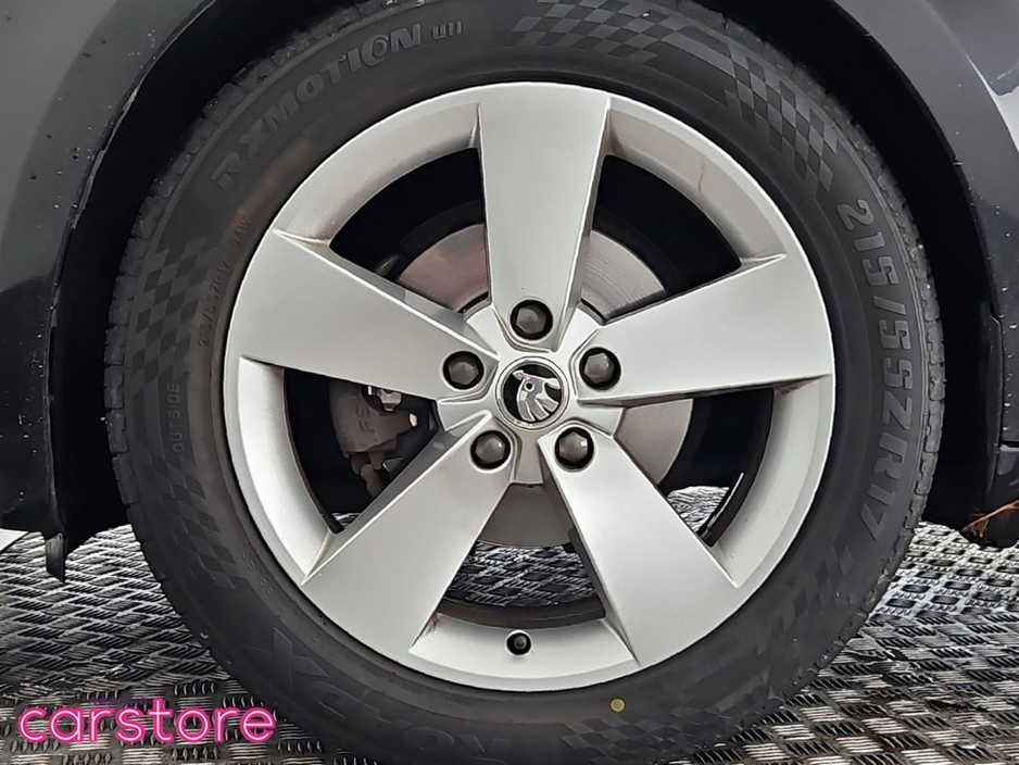 2018 Skoda Octavia - image 14