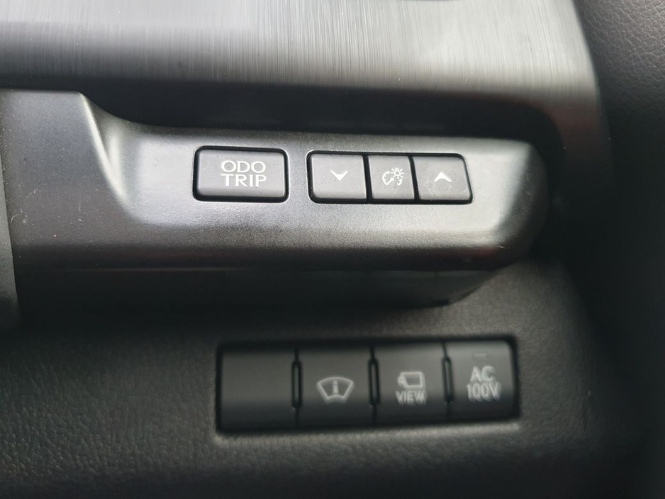 2019 Lexus UX 250 H - image 9