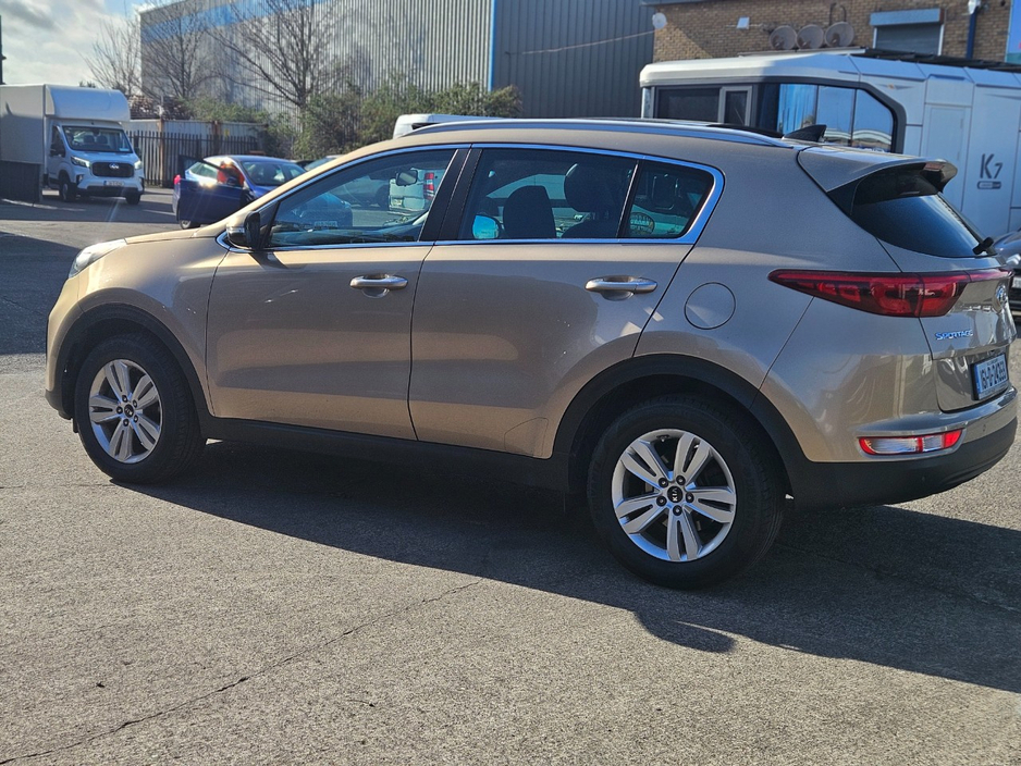 2016 Kia Sportage - image 3