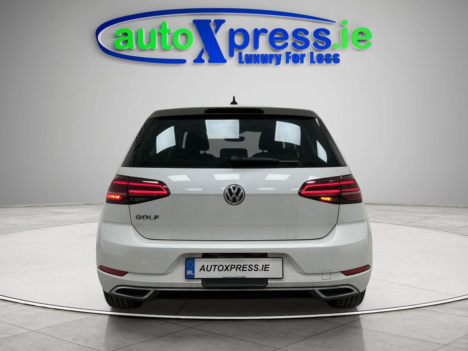 2018 Volkswagen Golf - image 11