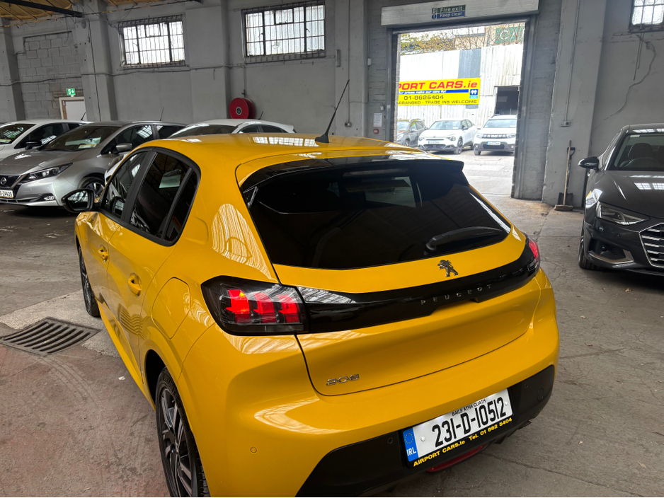 2023 Peugeot 208 - image 16