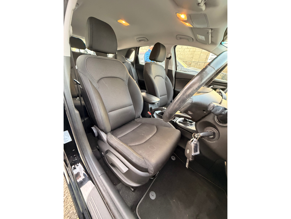 2017 Hyundai i30 - image 3