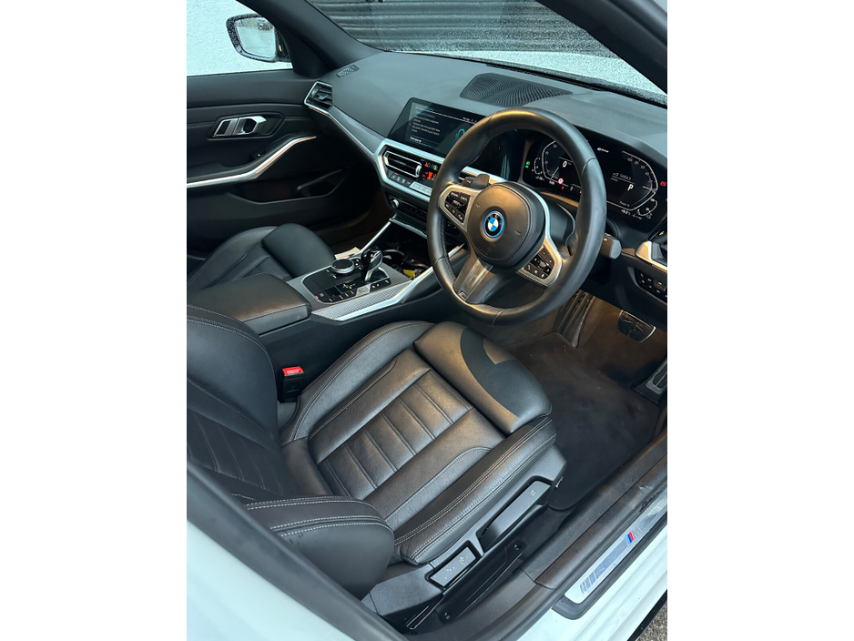 2022 BMW 3 Series  €32,995