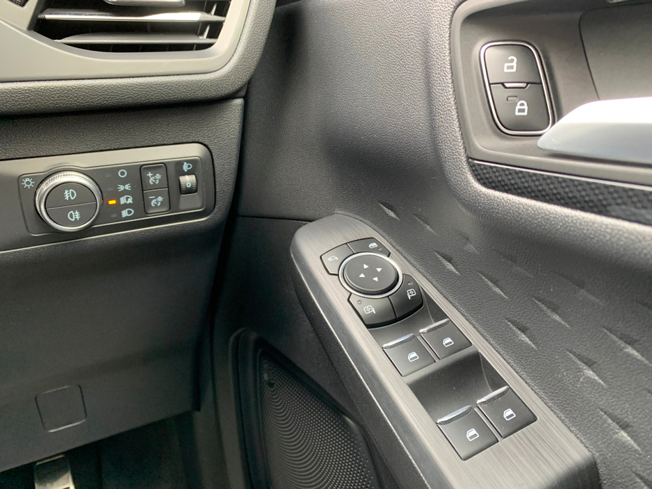 2021 Ford Kuga - image 26