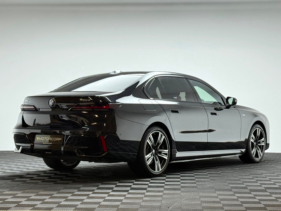 2024 BMW 7 Series 750E M SPORT XDRIVE SAPPHIRE BLACK €94,990