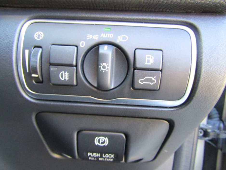 2014 Volvo XC60 - image 34