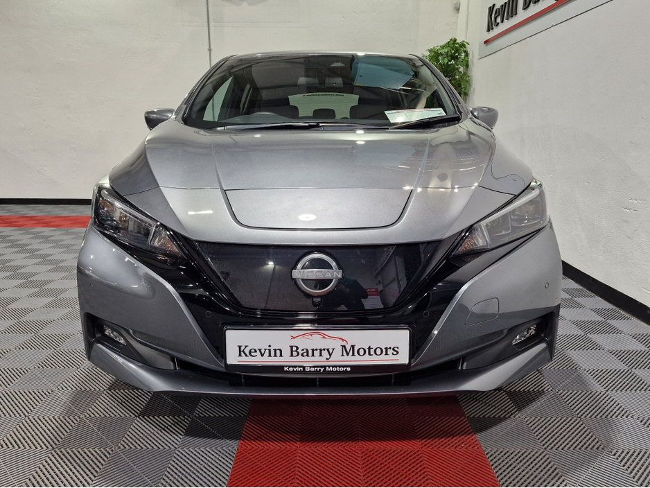 2024 Nissan Leaf - image 2