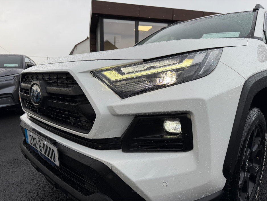 2023 Toyota Rav4 - image 18