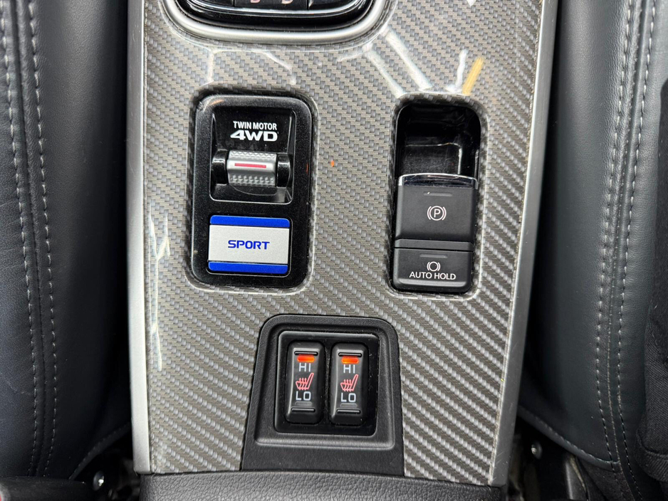 2018 Mitsubishi Outlander 2.4L Plug-in EV Intense 5 seat €16,950