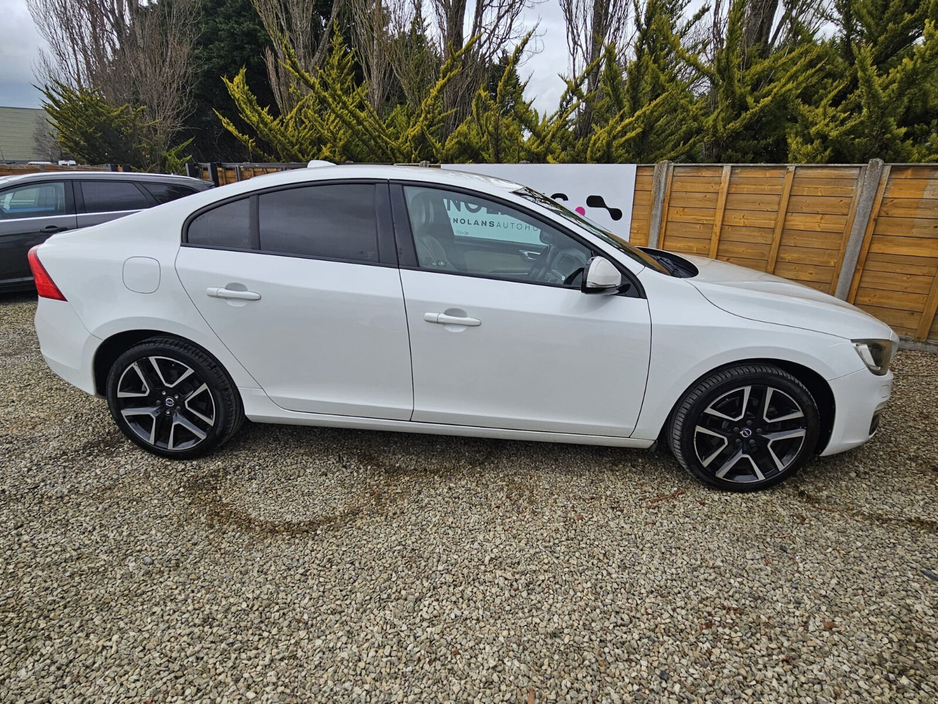 2017 Volvo S60 - image 11