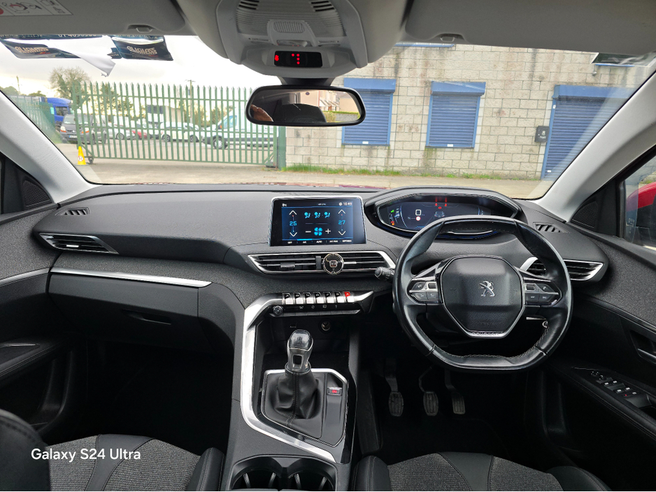 2019 Peugeot 3008 - image 8