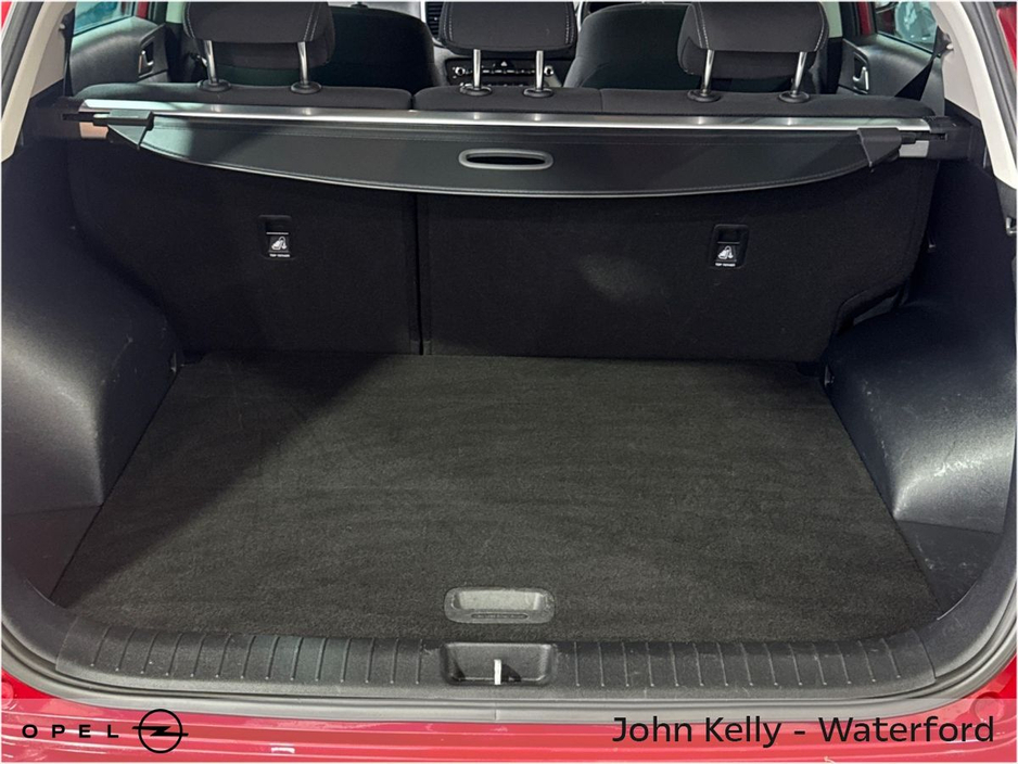 2022 Kia Sportage - image 9