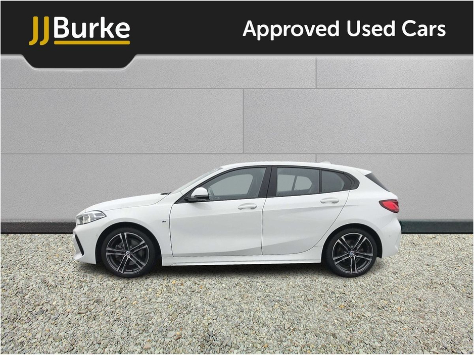 2023 BMW 1 Series - image 3