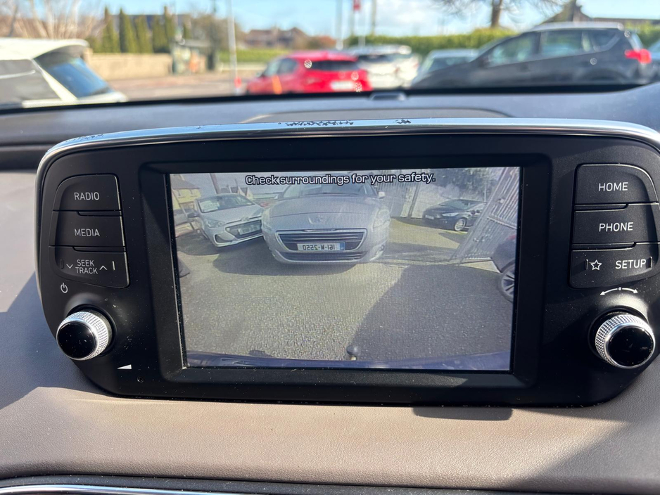 2020 Hyundai Santa Fe - image 3