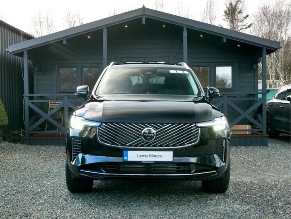 2025 Volvo XC90 - image 2