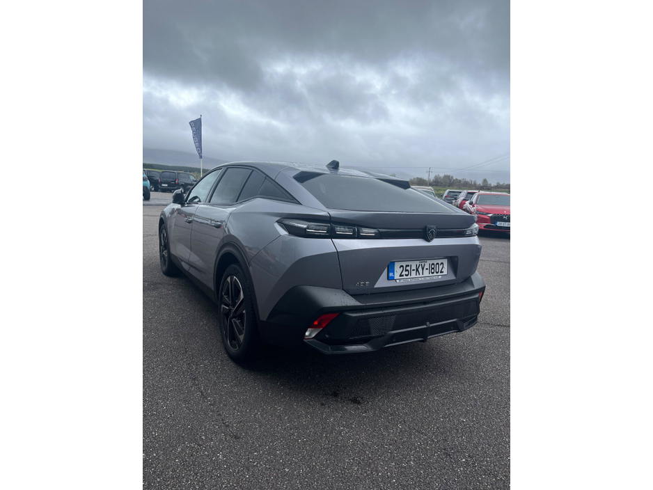 2025 Peugeot 408 - image 4