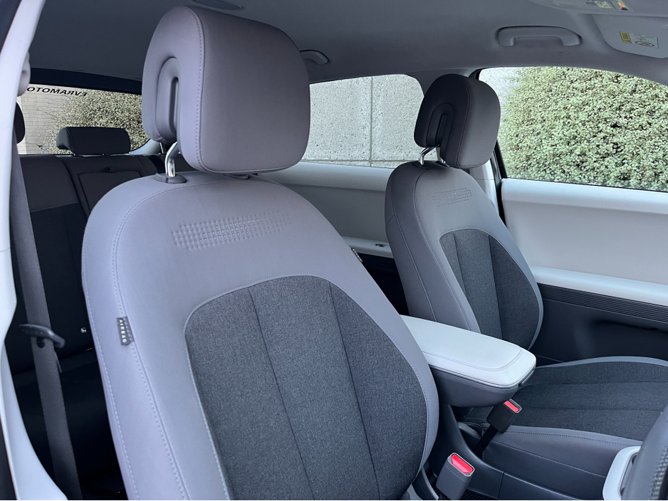 2023 Hyundai Ioniq 5 EXECUTIVE 58KW //HEATED SEATS AND STEERING WHEEL//ADAPTIVE CRUISE CONTROL//WIRELESS PHONE CHARGING// €24,950