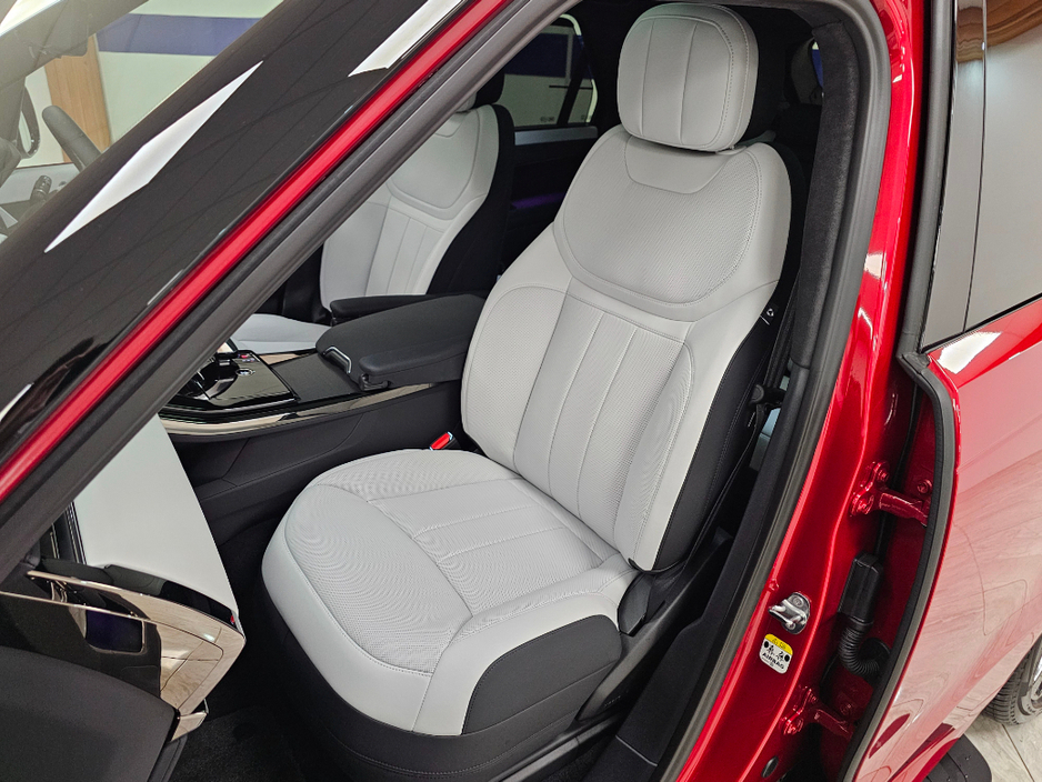 2024 Land Rover Range Rover Sport - image 19