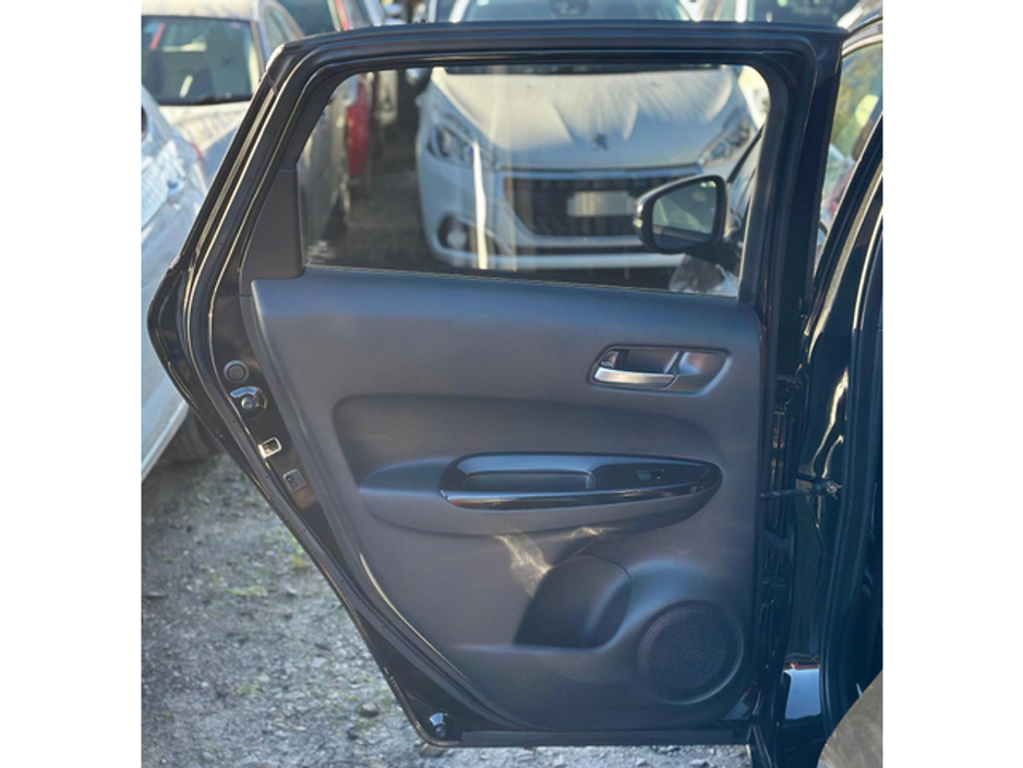 2022 Honda Fit - image 13