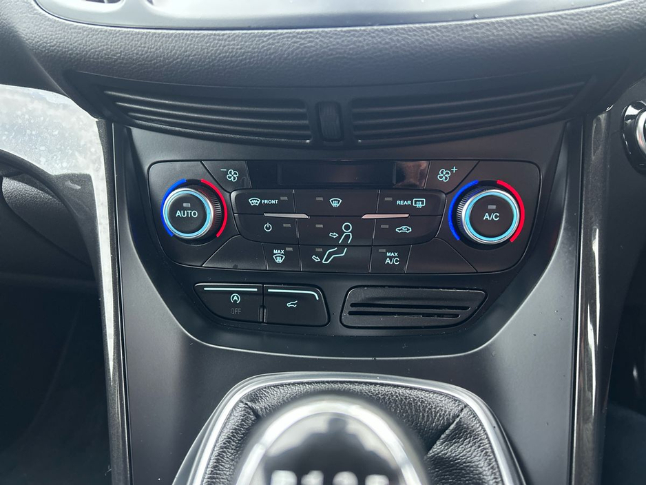 2019 Ford Kuga - image 21