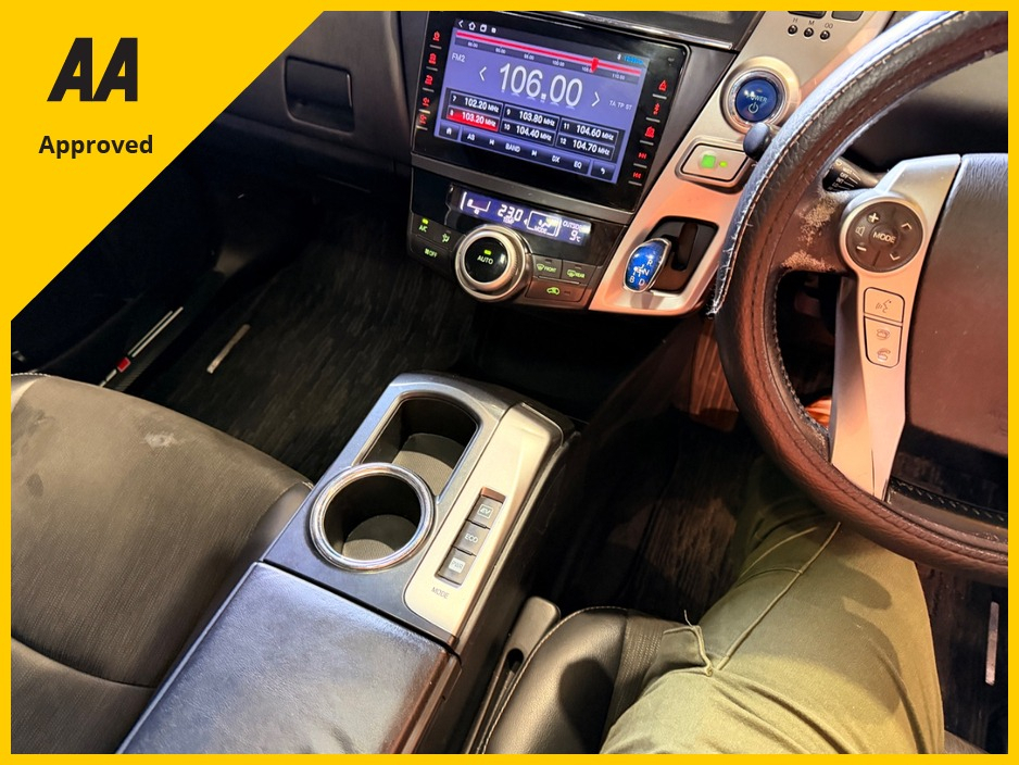 2016 Toyota Prius - image 20