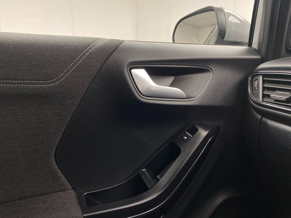 2023 Ford Puma - image 12