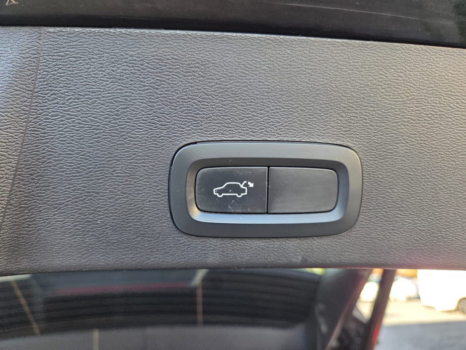 2022 Volvo XC40 R-DESIGN T4 RECHARGE €27,950