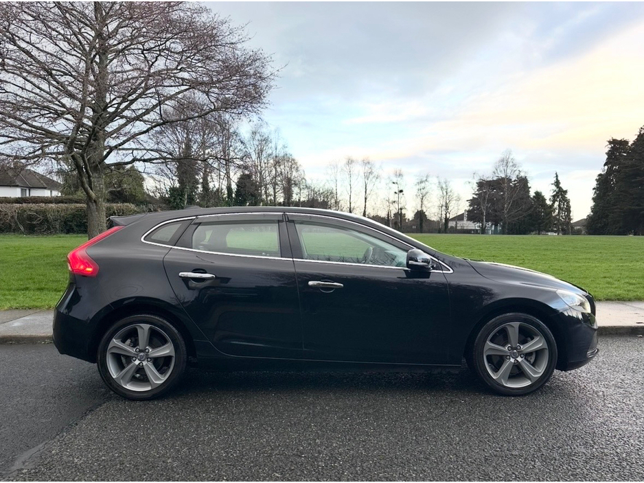 2015 Volvo V40 1.6 Petrol T4 SE Auto 5dr Hatchback | AA approved | Full Leather | Low km | 2 keys | Nov 26 NCT | Nov 26 tax | Sold serviced and valeted with warranty provided | Warranty provided. €11,950