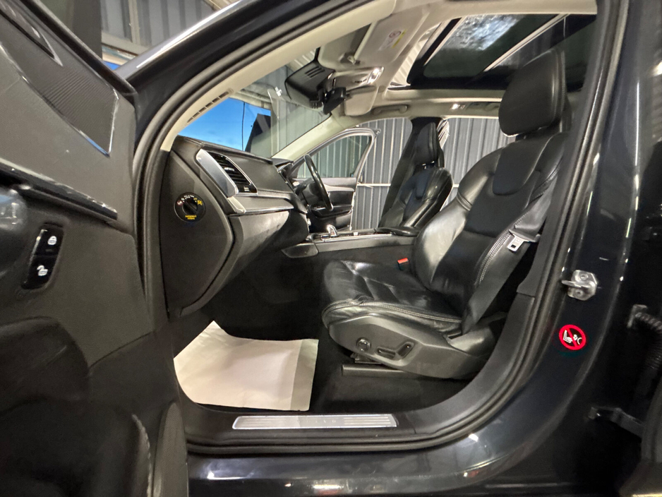 2017 Volvo XC90 - image 18