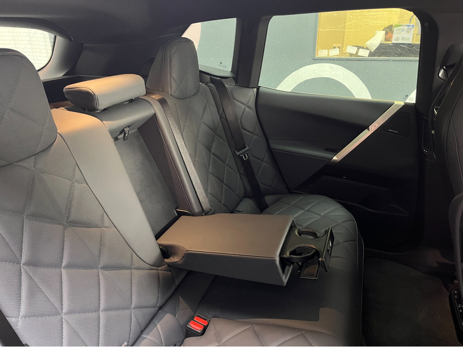 2023 BMW iX - image 13