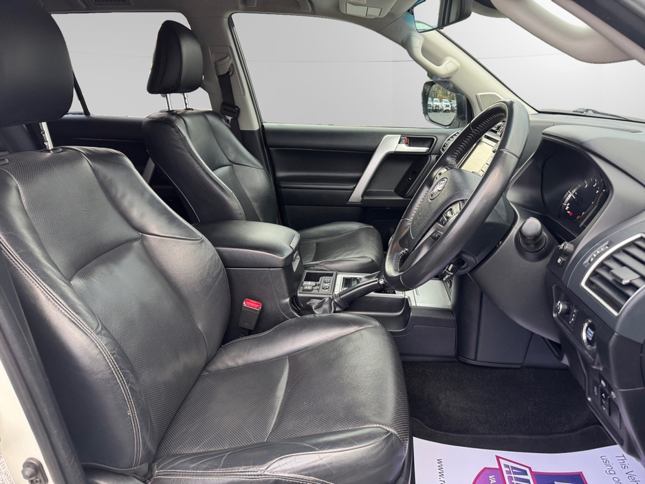 2024 Toyota Landcruiser - image 11