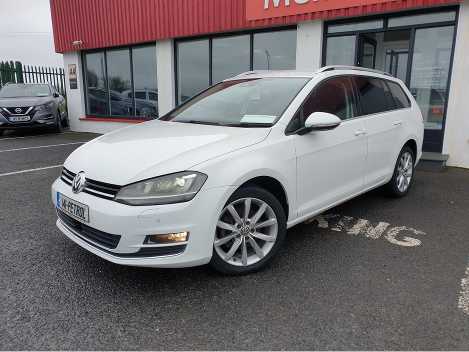 2014 Volkswagen Golf - image 2