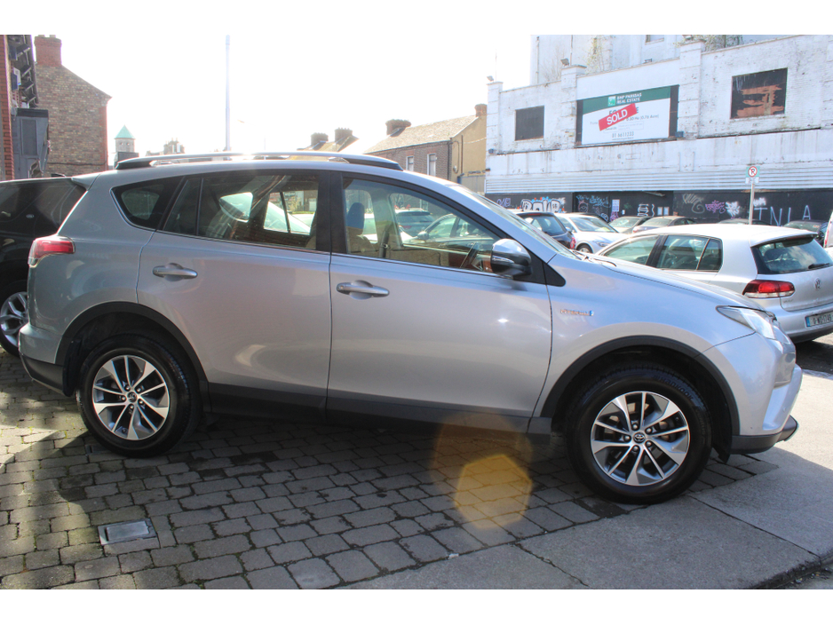 2018 Toyota Rav4 - image 8