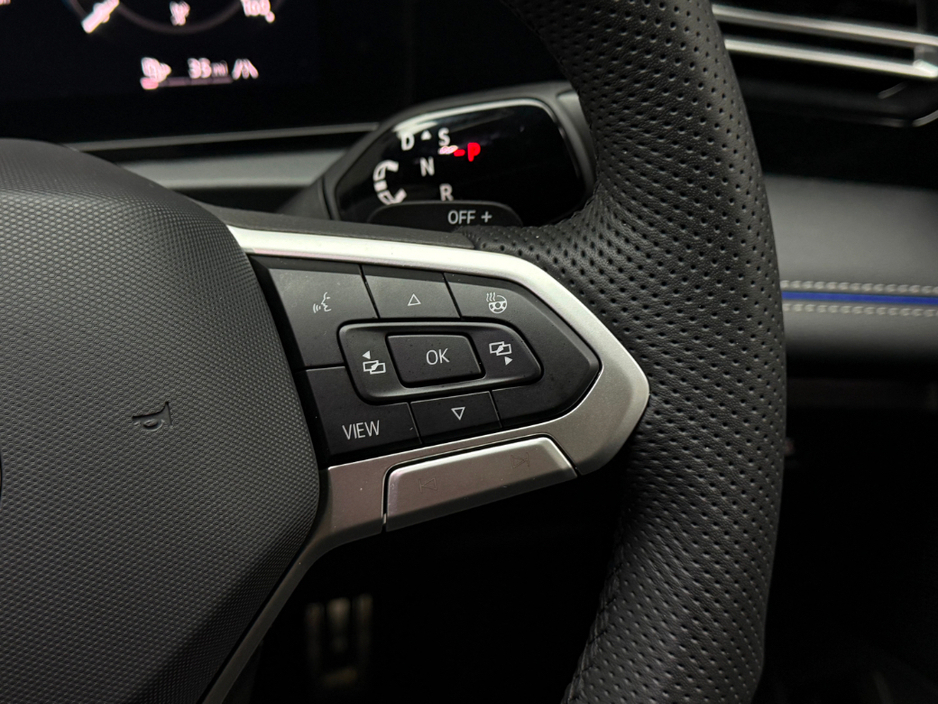 2025 Volkswagen Tiguan - image 19