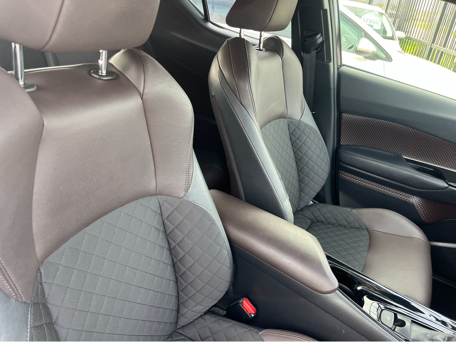 2017 Toyota C-HR - image 9