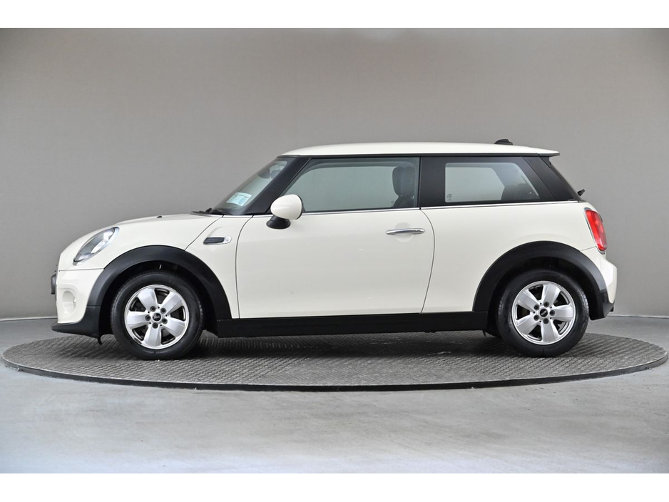 2016 MINI Hatch - image 5