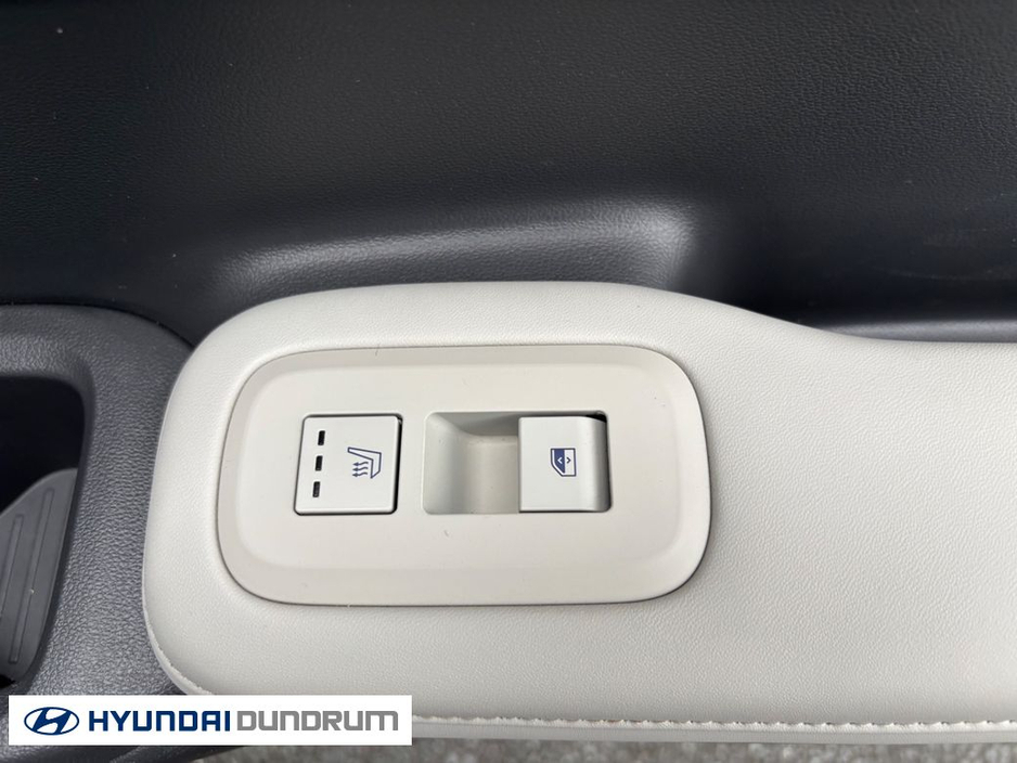 2025 Hyundai Santa Fe - image 10