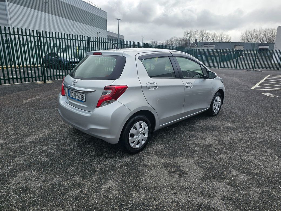 2016 Toyota Vitz - image 6