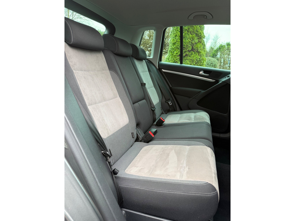 2014 Volkswagen Tiguan - image 11