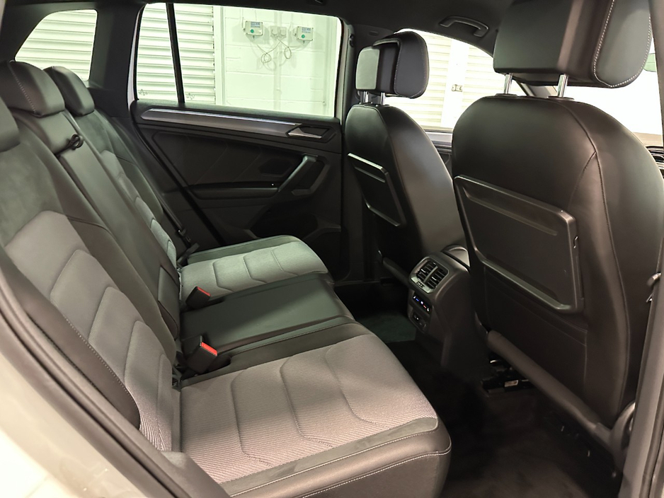 2018 Volkswagen Tiguan - image 36