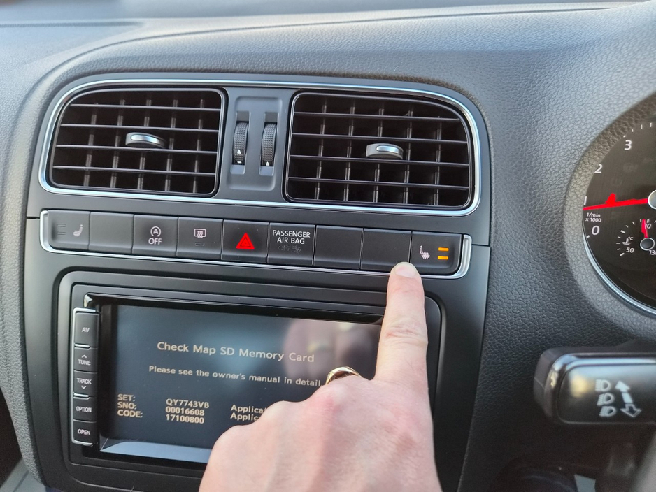 2017 Volkswagen Polo - image 23