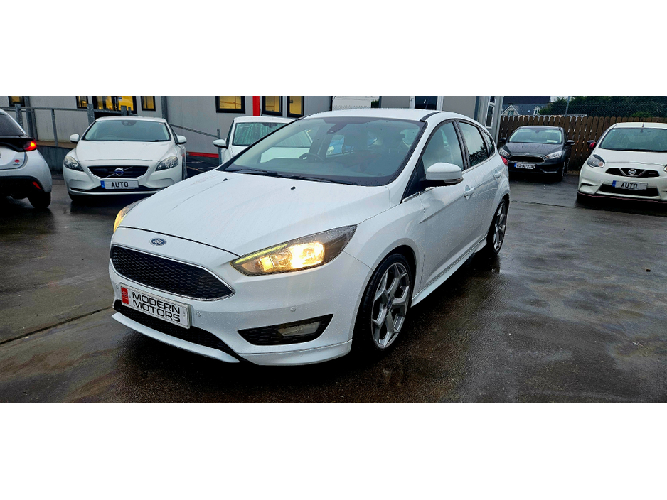 2016 Ford Focus ZETEC S 1.0 ECO 125BHP LOW MILES €9,750