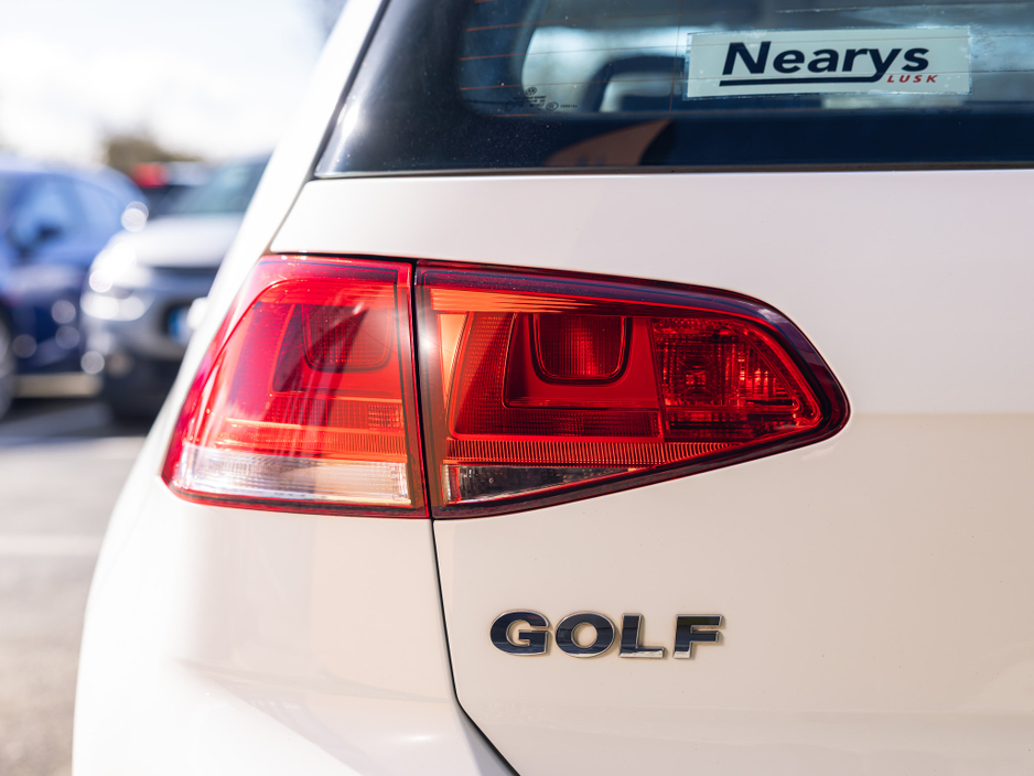 2016 Volkswagen Golf - image 8